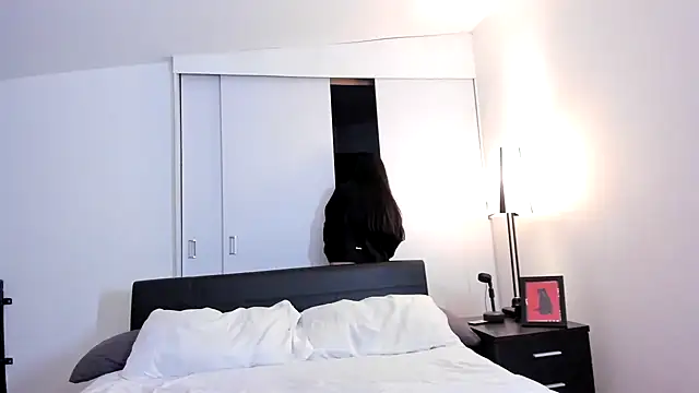 guccipussy1 online show from 6, 12, 2024