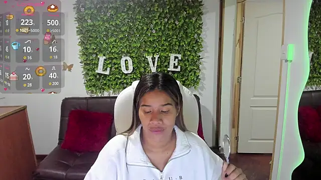 Enma  clark online show from 21, 12, 2024