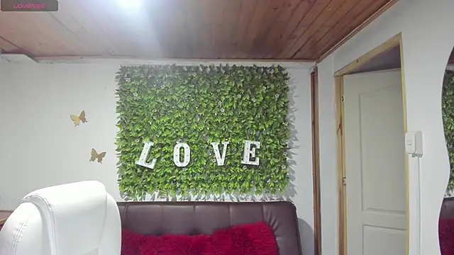 Enma  clark online show from 31, 1, 2025