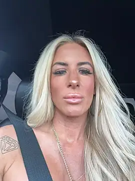 Snapshot of blondiluvsanal chatting on 5, 7, 2026 blondiluvsanal online show from 5, 7, 2026
