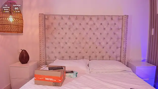 Snapshot of Maya_Bluee chatting on 22, 11, 2025 Maya Bluee online show from 22, 11, 2025