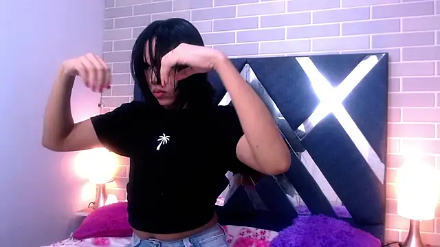 AndreaGil  online show from 14, 2, 2025