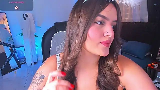 Snapshot of ellarosee_ chatting on 28, 10, 2025 ellarosee online show from 28, 10, 2025