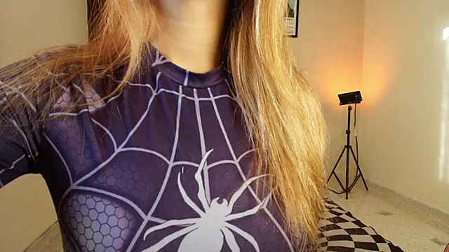 SweetJennaa online show from 17, 5, 2026