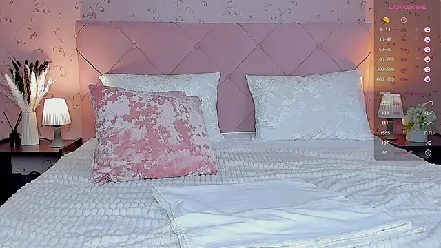 Snapshot of juliana_browns chatting on 5, 3, 2025 juliana browns online show from 5, 3, 2025