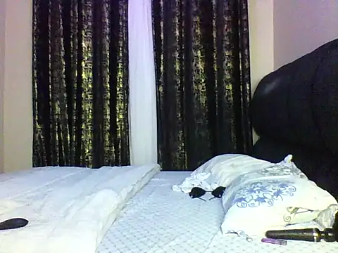 Candii wet  online show from 15, 10, 2025