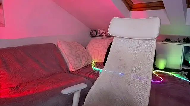 Snapshot of MiaRouge chatting on 2, 11, 2025 MiaRouge online show from 2, 11, 2025