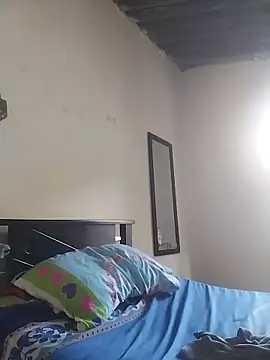 Snapshot of AlexaWarner chatting on 4, 11, 2025 AlexaWarner online show from 4, 11, 2025