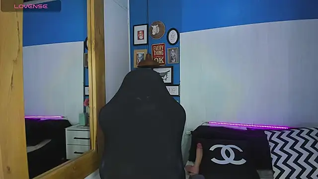 VladHellsing4 online show from 5, 11, 2025