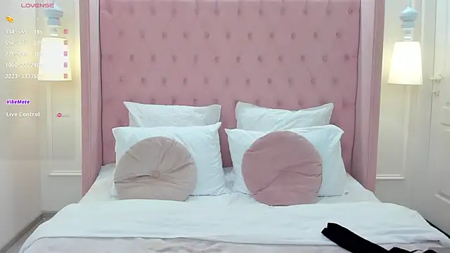 MilaVoxx online show from 4, 12, 2024