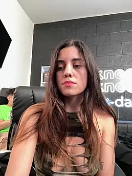 SaraLatinayPrimiciax online show from 4, 11, 2025