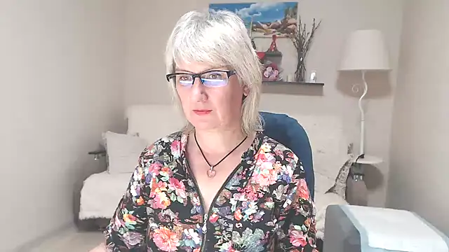 FleurMays online show from 25, 6, 2026