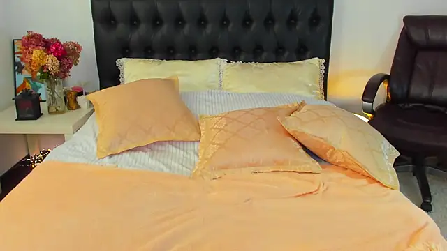 Snapshot of Goddess_Squirt_ chatting on 16, 10, 2025 Goddess Squirt online show from 16, 10, 2025