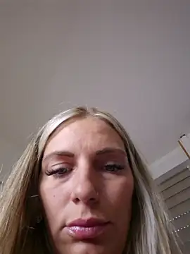 Snapshot of Lydie_off chatting on 2, 7, 2026 Lydie off online show from 2, 7, 2026
