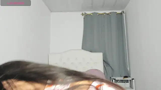 Snapshot of Loren_parissi chatting on 17, 12, 2024 Loren parissi online show from 17, 12, 2024