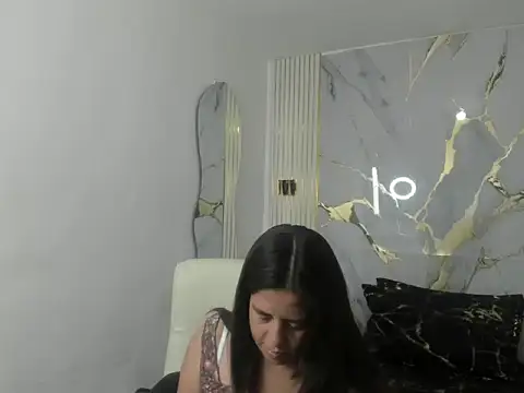kathina giraldo online show from 13, 4, 2026