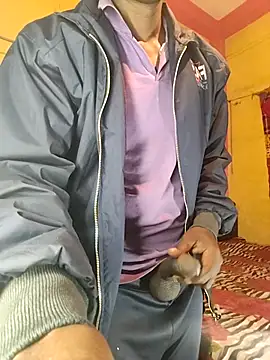 Snapshot of Hunter_boy9 chatting on 18, 12, 2025 Hunter boy9 online show from 18, 12, 2025