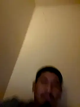 twohightwonut805 online show from 4, 12, 2025