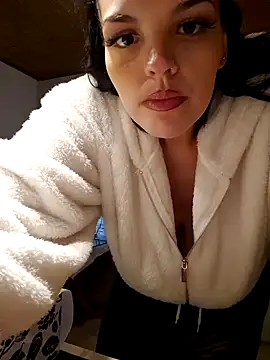 Snapshot of Jujuicy_97 chatting on 18, 12, 2024 Jujuicy 97 online show from 18, 12, 2024