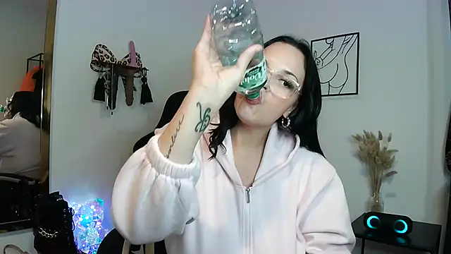 Snapshot of Jujuicy_97 chatting on 19, 9, 2025 Jujuicy 97 online show from 19, 9, 2025