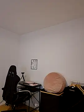 Jujuicy 97 online show from 10, 2, 2026