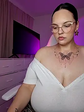 Jujuicy 97 online show from 11, 3, 2026