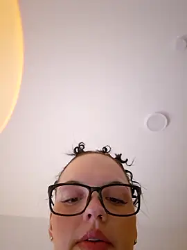 Jujuicy 97 online show from 29, 3, 2026