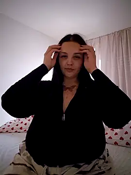 Jujuicy 97 online show from 18, 7, 2026