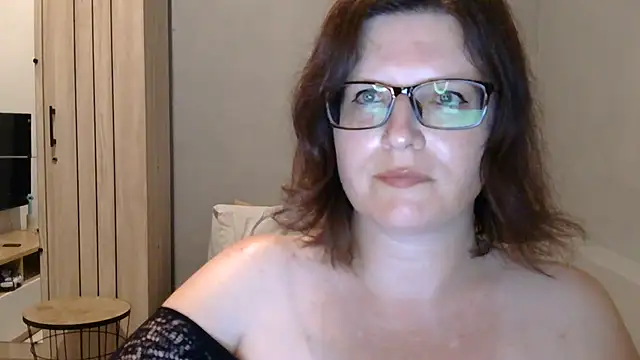 Snapshot of CrimsonMistress chatting on 8, 10, 2025 CrimsonMistress online show from 8, 10, 2025