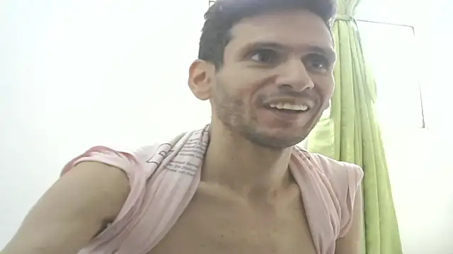 Snapshot of Andres_J4 chatting on 14, 10, 2025 Andres J4 online show from 14, 10, 2025