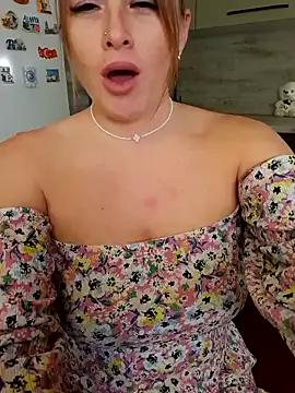 Cute Hot Alice online show from 17, 10, 2025