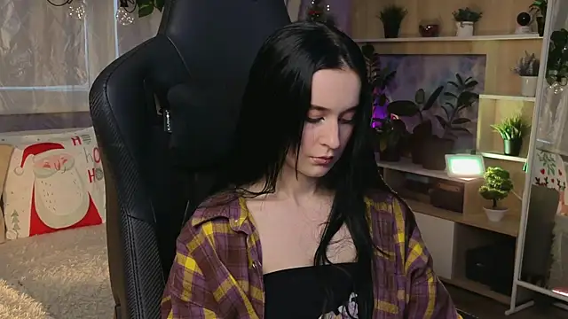 KiraLiLime online show from 14, 2, 2025