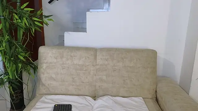 Lorenne Miller online show from 10, 9, 2025