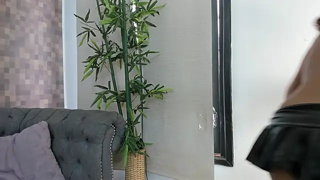 nataly velez online show from 27, 10, 2025