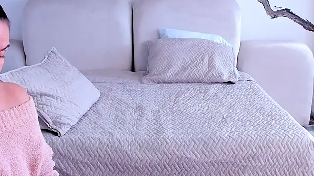 Snapshot of BridgetRodriguez chatting on 23, 1, 2025 BridgetRodriguez online show from 23, 1, 2025