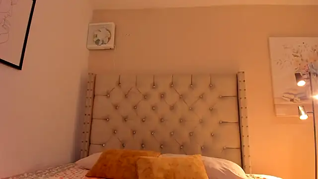 vanesasexyhot21 online show from 3, 3, 2026