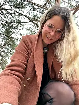 EmyLana online show from 7, 3, 2026