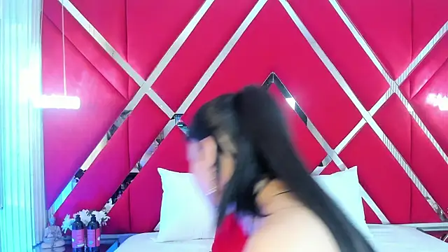 Snapshot of SusanCouper chatting on 21, 10, 2025 SusanCouper online show from 21, 10, 2025