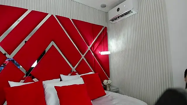 Snapshot of SusanCouper chatting on 1, 11, 2025 SusanCouper online show from 1, 11, 2025