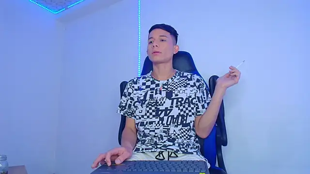 Snapshot of bryamer_19 chatting on 6, 2, 2025 bryamer 19 online show from 6, 2, 2025