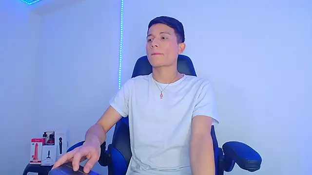 Snapshot of bryamer_19 chatting on 13, 3, 2025 bryamer 19 online show from 13, 3, 2025