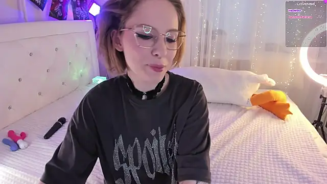 Snapshot of Natural_pussy chatting on 9, 3, 2025 Natural pussy online show from 9, 3, 2025