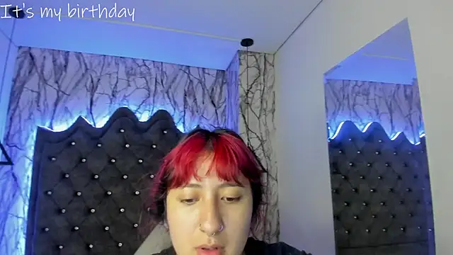 larissa01  online show from 25, 1, 2025