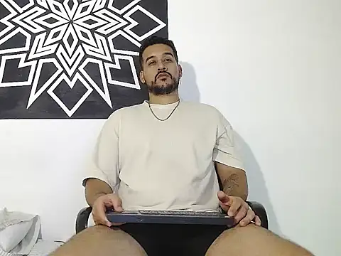 Snapshot of _CHRIS-DENNIS_ chatting on 25, 4, 2026 CHRIS-DENNIS online show from 25, 4, 2026