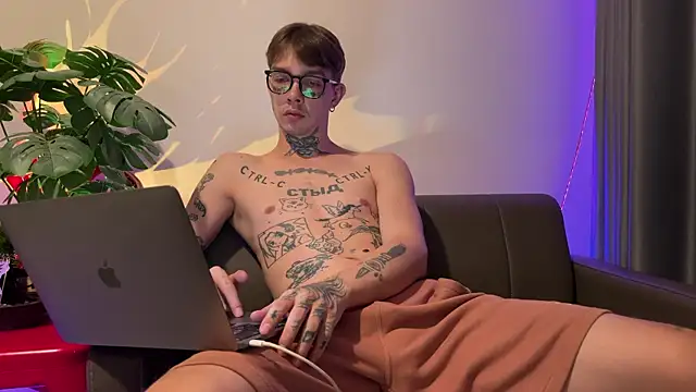 Snapshot of anahori__simon chatting on 17, 7, 2026 anahori simon online show from 17, 7, 2026