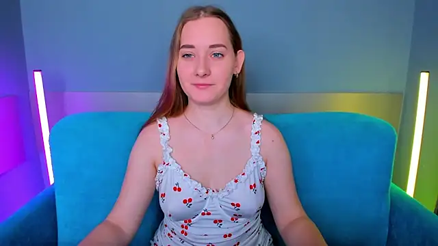 Snapshot of AlinaVice chatting on 5, 2, 2025 AlinaVice online show from 5, 2, 2025