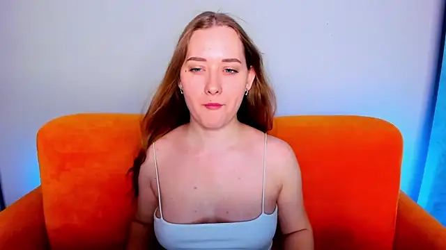 Snapshot of AlinaVice chatting on 7, 3, 2025 AlinaVice online show from 7, 3, 2025