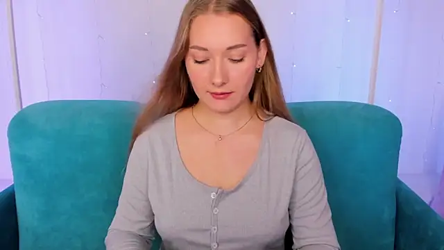 Snapshot of AlinaVice chatting on 22, 9, 2025 AlinaVice online show from 22, 9, 2025