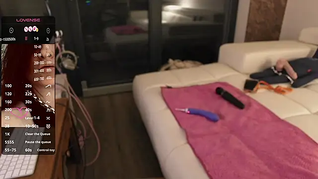 Snapshot of sexyLolia11 chatting on 25, 5, 2026 sexyLolia11 online show from 25, 5, 2026