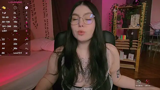 Arizonaa Muse online show from 3, 12, 2025